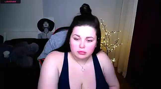 Snapshot of Emily_Mo chatting on March 4, 2025, 9:40 am Emily Mo online show from March 4, 2025, 9:40 am