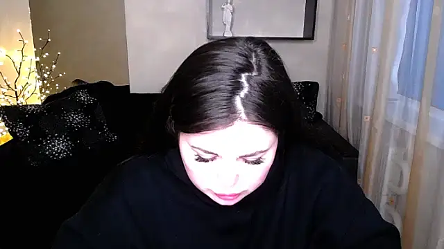 Snapshot of Emily_Mo chatting on March 18, 2025, 6:28 am Emily Mo online show from March 18, 2025, 6:28 am