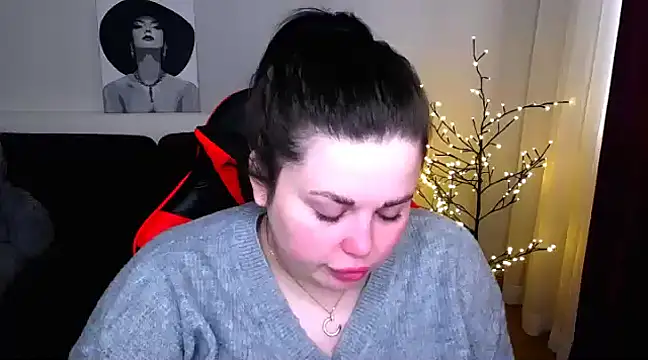 Snapshot of Emily_Mo chatting on February 28, 2025, 9:47 am Emily Mo online show from February 28, 2025, 9:47 am