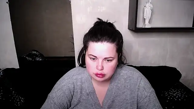 Snapshot of Emily_Mo chatting on October 4, 2025, 5:42 am Emily Mo online show from October 4, 2025, 5:42 am