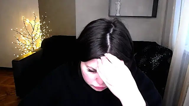 Snapshot of Emily_Mo chatting on March 22, 2025, 6:22 am Emily Mo online show from March 22, 2025, 6:22 am