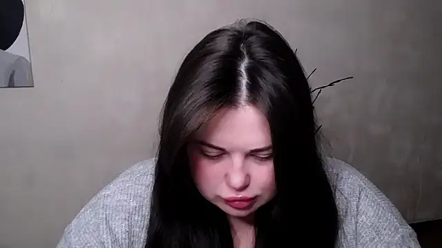 Snapshot of Emily_Mo chatting on October 1, 2025, 5:45 am Emily Mo online show from October 1, 2025, 5:45 am