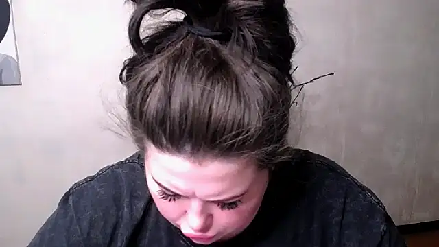 Snapshot of Emily_Mo chatting on September 23, 2025, 5:36 am Emily Mo online show from September 23, 2025, 5:36 am