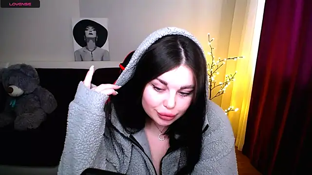 Snapshot of Emily_Mo chatting on February 26, 2025, 11:11 am Emily Mo online show from February 26, 2025, 11:11 am