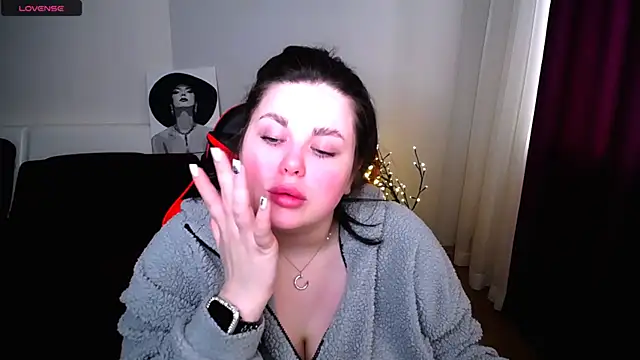 Snapshot of Emily_Mo chatting on March 5, 2025, 9:49 am Emily Mo online show from March 5, 2025, 9:49 am