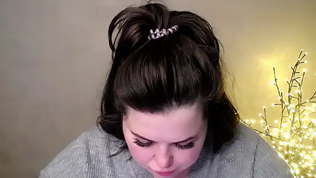 Snapshot of Emily_Mo chatting on November 21, 2025, 6:34 am Emily Mo online show from November 21, 2025, 6:34 am