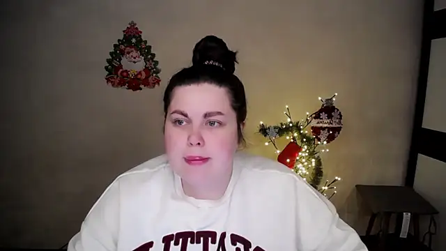 Emily Mo online show from December 23, 2025, 6:02 am