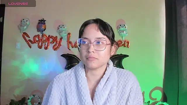 shantalc3rezo online show from October 21, 2025, 8:52 pm