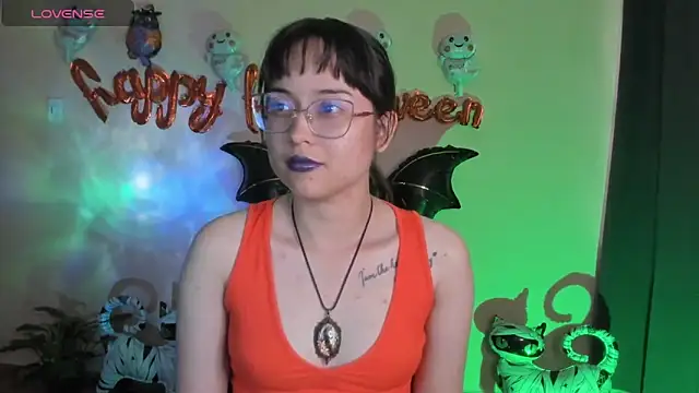 shantalc3rezo online show from October 17, 2025, 8:10 pm