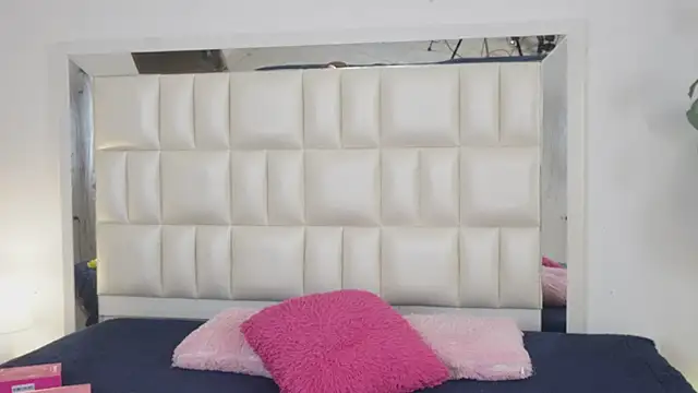 Anais aradia online show from March 12, 2025, 5:13 am