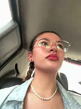 Your Honeey online show from September 12, 2025, 7:46 pm