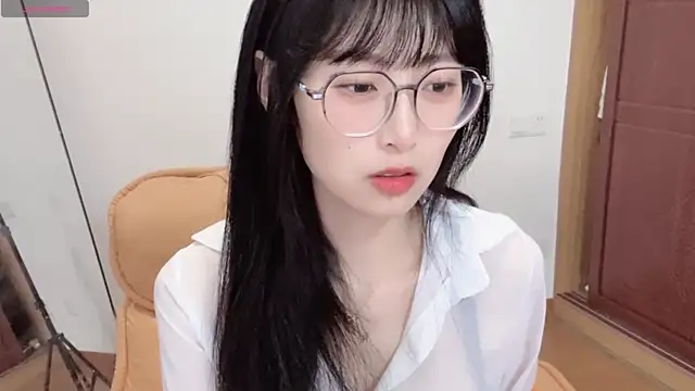 4uoki online show from October 18, 2025, 5:37 pm