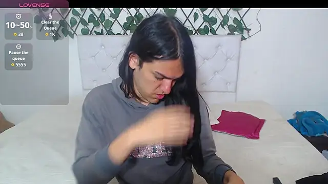 sweet1Girl online show from April 18, 2026, 12:07 pm