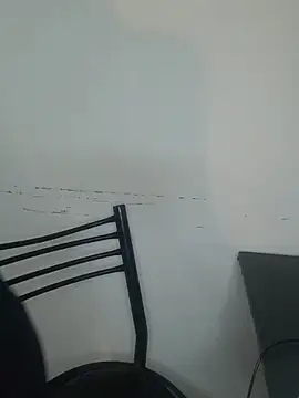 DianiQueenn online show from March 14, 2026, 6:19 am