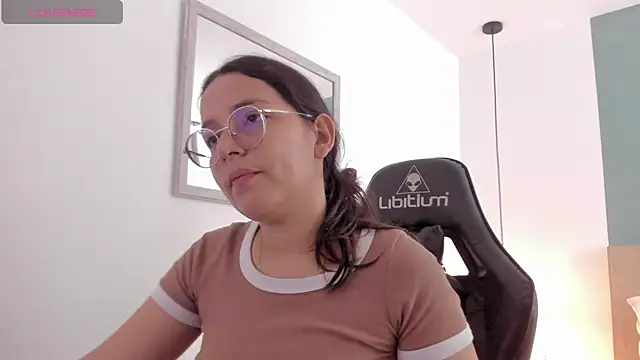 Snapshot of lucy_blue28 chatting on April 7, 2026, 12:51 pm lucy blue28 online show from April 7, 2026, 12:51 pm