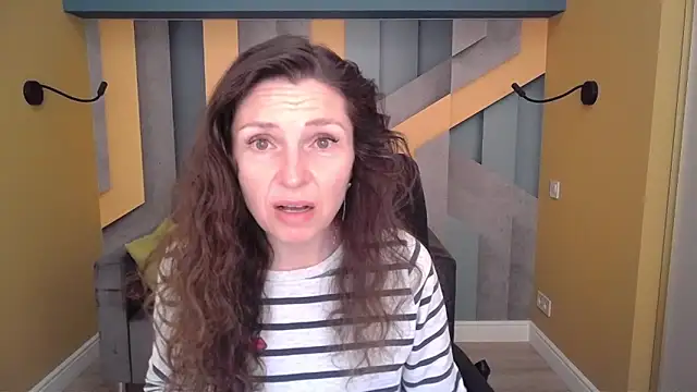 EllaLong online show from March 26, 2026, 12:25 pm