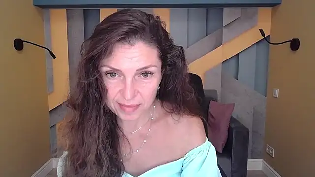 EllaLong online show from September 13, 2025, 11:32 am