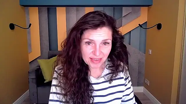 EllaLong online show from March 28, 2026, 12:28 pm