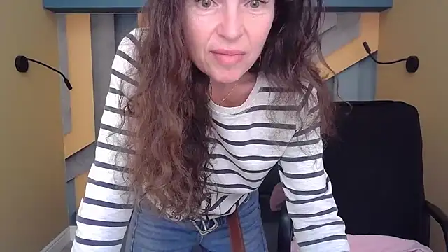 EllaLong online show from October 31, 2025, 12:35 pm