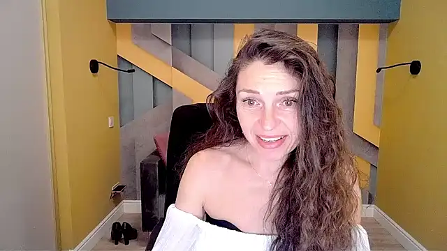 EllaLong online show from February 15, 2025, 12:33 pm