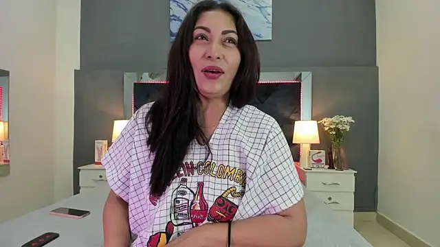 Snapshot of Lauralove_69 chatting on November 19, 2025, 1:00 pm Lauralove 69 online show from November 19, 2025, 1:00 pm