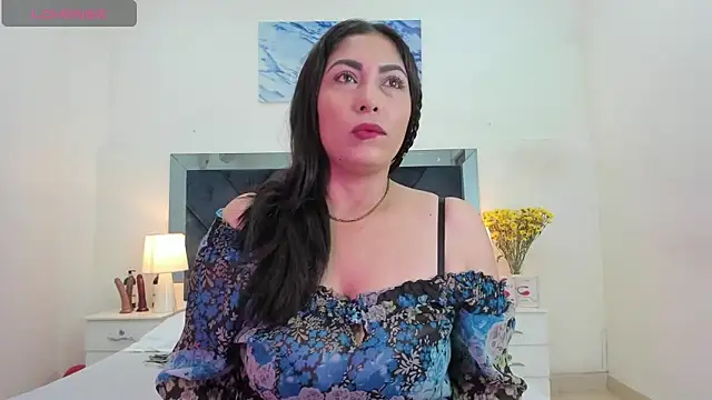 Snapshot of Lauralove_69 chatting on February 26, 2025, 7:10 pm Lauralove 69 online show from February 26, 2025, 7:10 pm