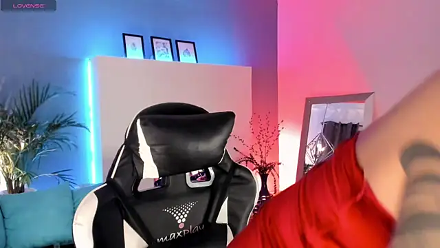 Snapshot of Megan_inked chatting on September 12, 2025, 2:55 am Megan inked online show from September 12, 2025, 2:55 am