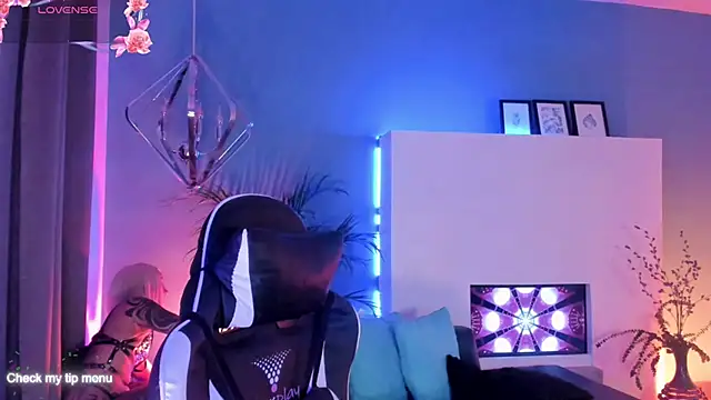 Snapshot of Megan_inked chatting on October 9, 2025, 3:18 am Megan inked online show from October 9, 2025, 3:18 am