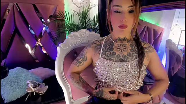 Snapshot of Megan_inked chatting on March 1, 2025, 6:46 am Megan inked online show from March 1, 2025, 6:46 am