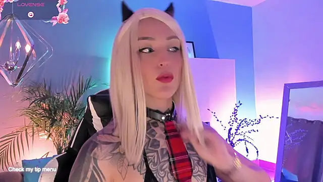 Snapshot of Megan_inked chatting on November 8, 2025, 3:43 am Megan inked online show from November 8, 2025, 3:43 am