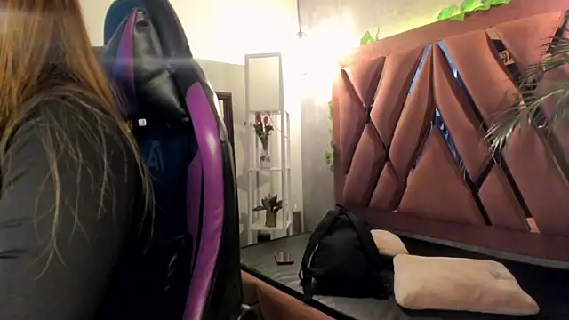 Snapshot of Megan_inked chatting on March 14, 2025, 2:10 am Megan inked online show from March 14, 2025, 2:10 am