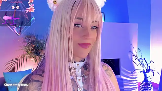 Snapshot of Megan_inked chatting on November 7, 2025, 3:11 am Megan inked online show from November 7, 2025, 3:11 am