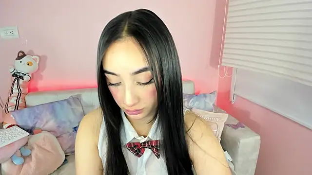 tinysara online show from April 18, 2026, 4:31 pm