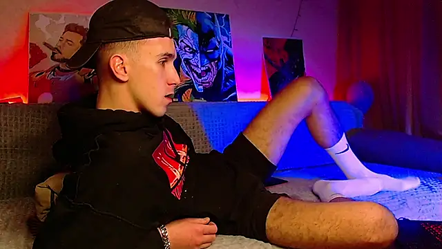 Snapshot of Midnighter_ chatting on January 30, 2025, 2:36 pm Midnighter online show from January 30, 2025, 2:36 pm