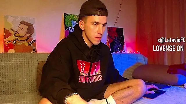 Snapshot of Midnighter_ chatting on February 11, 2025, 5:16 am Midnighter online show from February 11, 2025, 5:16 am