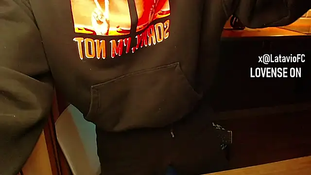 Snapshot of Midnighter_ chatting on October 30, 2025, 11:45 pm Midnighter online show from October 30, 2025, 11:45 pm