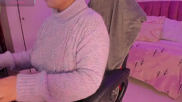 scarlet miller1 online show from September 19, 2025, 12:31 pm