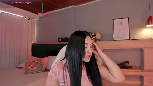 scarlet miller1 online show from March 10, 2025, 2:59 pm