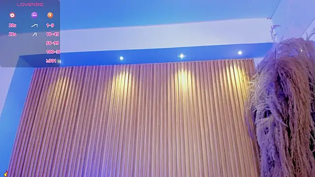 charlottewhitte online show from March 7, 2025, 2:34 pm