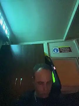 mustican422 online show from December 6, 2024, 1:46 am