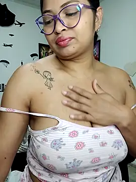 Snapshot of chalohott chatting on October 21, 2025, 10:36 am chalohott online show from October 21, 2025, 10:36 am