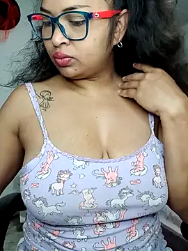 Snapshot of chalohott chatting on November 30, 2025, 9:43 am chalohott online show from November 30, 2025, 9:43 am