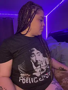 QueenNuttCollector online show from December 21, 2024, 1:58 am