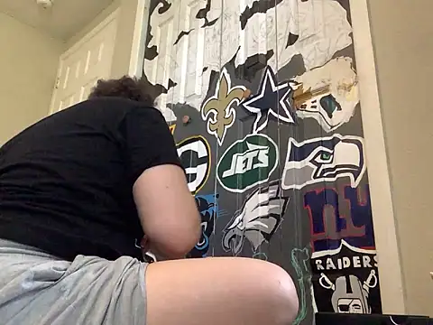 Snapshot of QueenNuttCollector chatting on May 13, 2026, 8:49 pm QueenNuttCollector online show from May 13, 2026, 8:49 pm