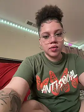 QueenNuttCollector online show from January 8, 2026, 4:57 pm