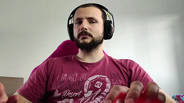 Snapshot of iurytx chatting on October 8, 2025, 8:20 pm iurytx online show from October 8, 2025, 8:20 pm