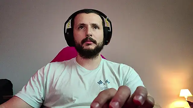 Snapshot of iurytx chatting on September 8, 2025, 9:47 pm iurytx online show from September 8, 2025, 9:47 pm