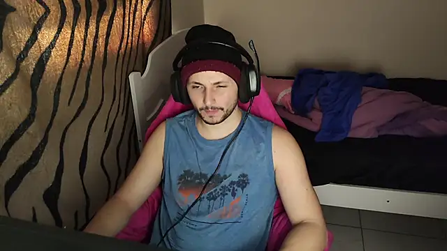 Snapshot of iurytx chatting on March 5, 2025, 8:21 pm iurytx online show from March 5, 2025, 8:21 pm