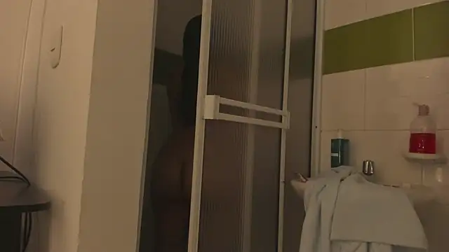 izaro22 online show from February 14, 2025, 2:18 am