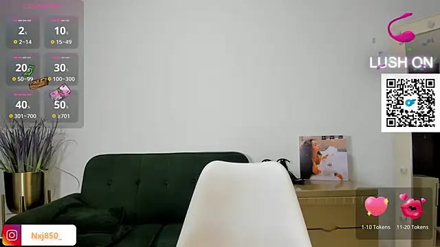 HOTBLACKANDWHITE2 online show from February 18, 2025, 10:58 pm